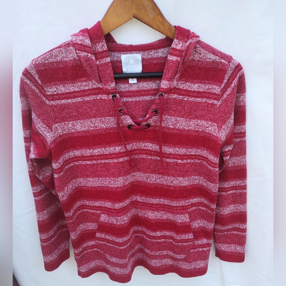 Sundance Long Sleeve 1/4 Lace Up Hooded Lightweight sweater size Medium
